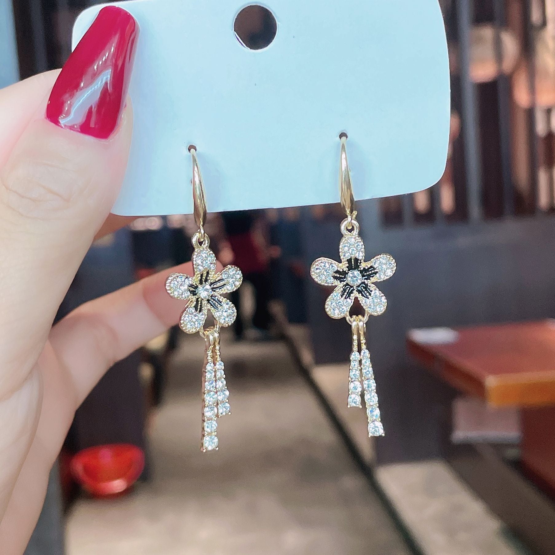 E12,925 Silver Needle Geometric Pearl Earrings G