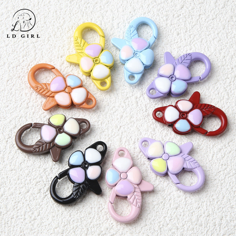 A Four-leaf clover spring buckle, hanging buckle, jewelry accessories, mobile phone chain, keychain