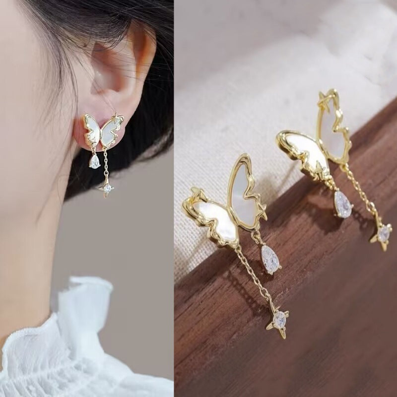 E15,925 Silver Needle Earrings  A