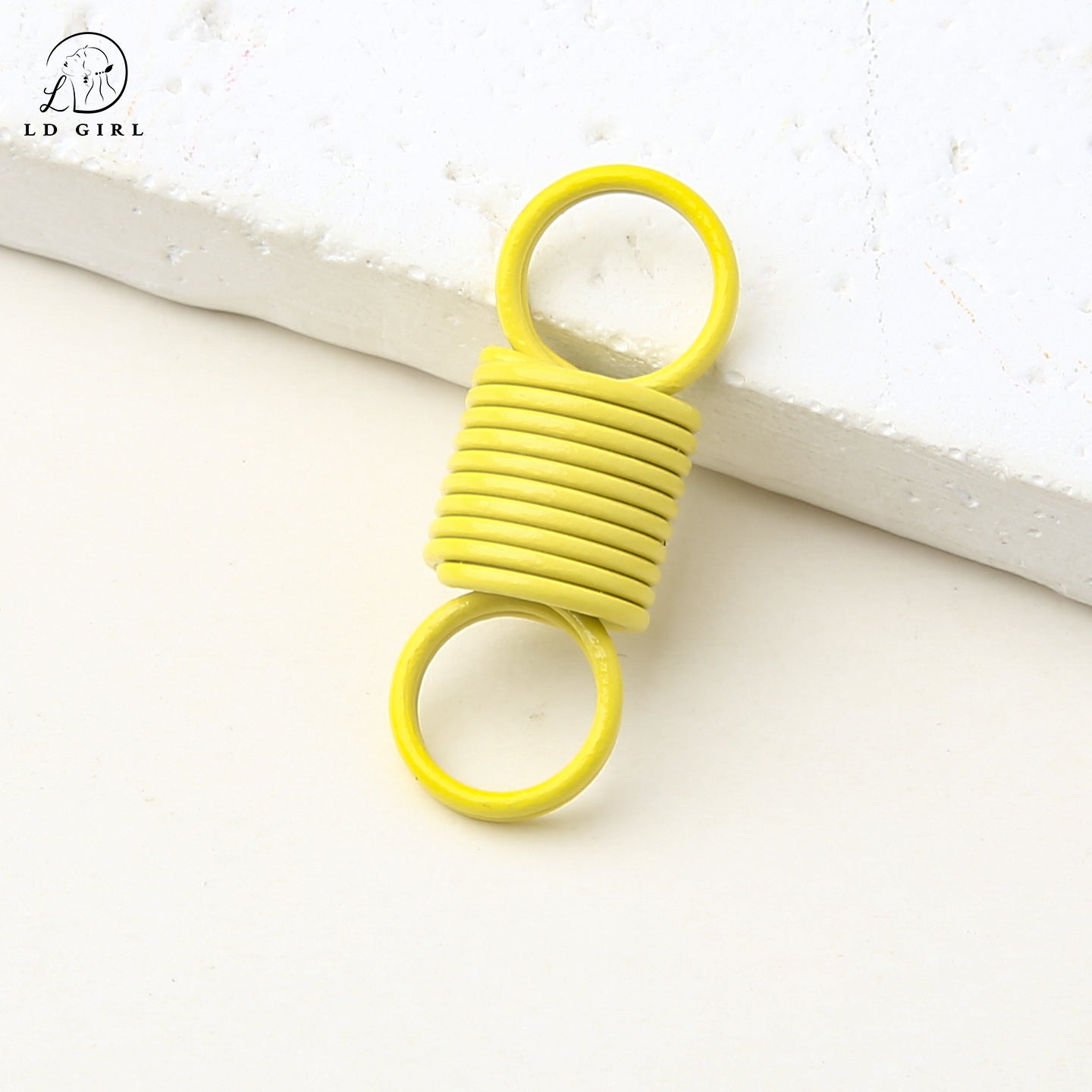A tension spring connecting buckle, tension spring buckle, keychain pendant, spiral tension spring DIY jewelry accessories