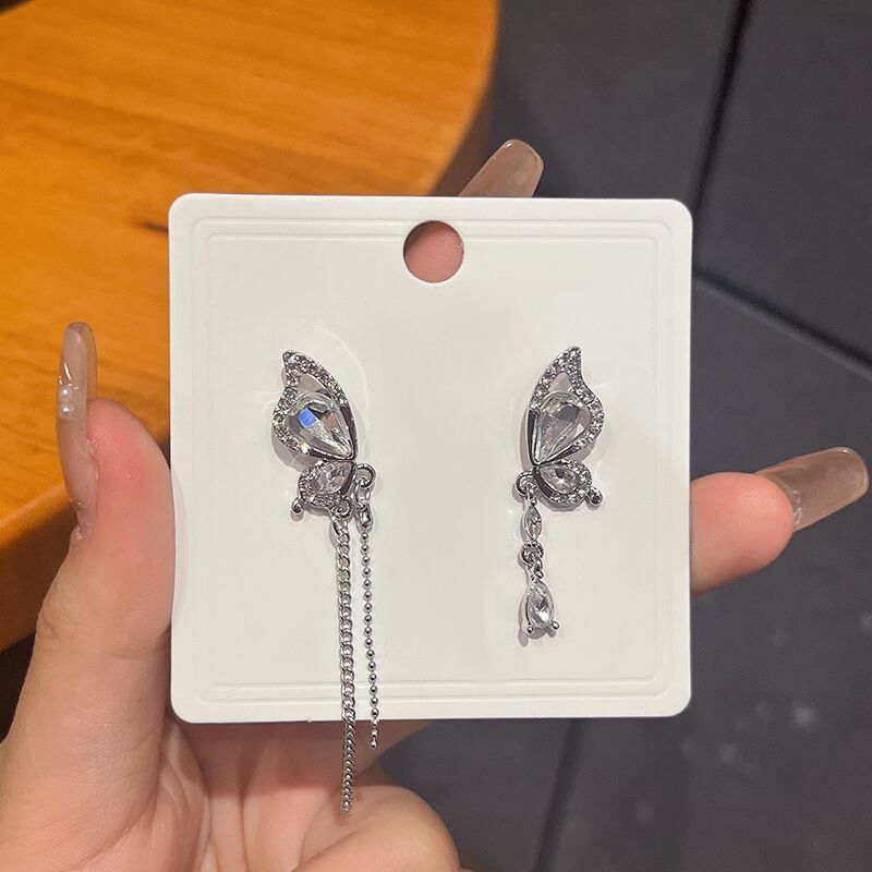 E14,925 Silver Needle Earrings B