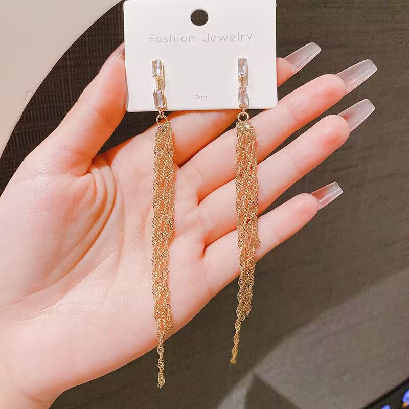 E13,925 Silver Needle Earrings D