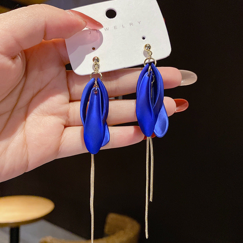 E14,925 Silver Needle Earrings B