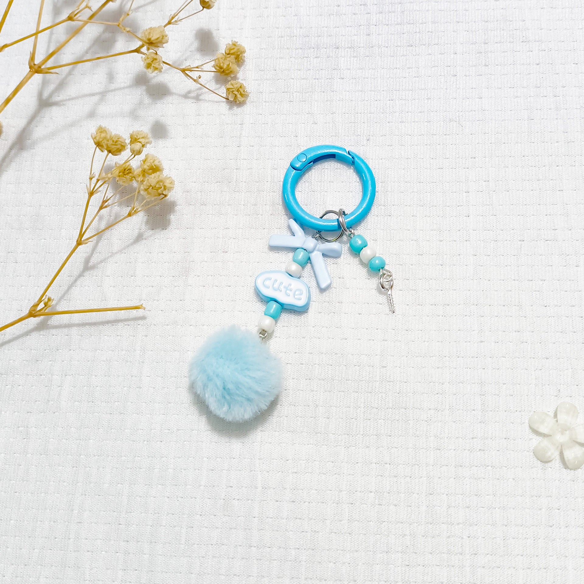 Color hairball keychain, mobile phone chain, DIY bag pendant car keychain