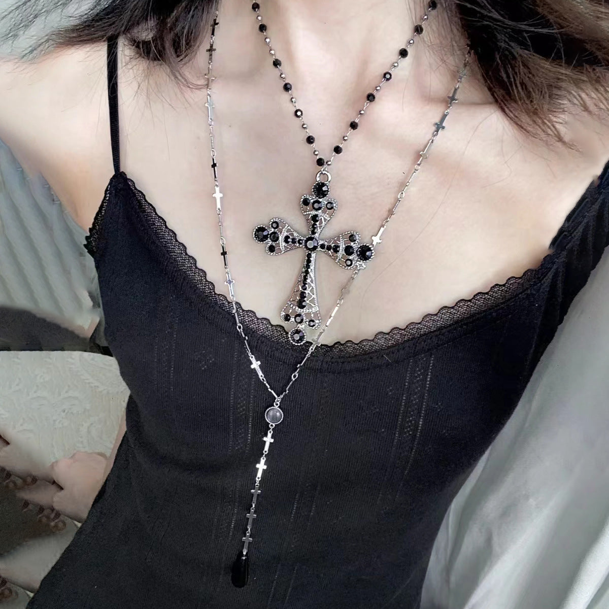 N1,Pendant necklace with long flowing chain