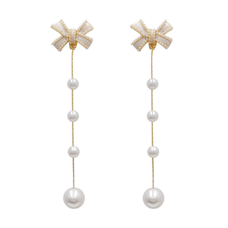 E13,925 Silver Needle Earrings D