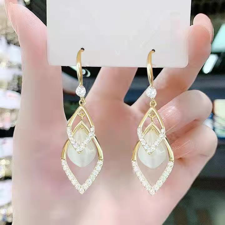 E15,925 Silver Needle Earrings  A