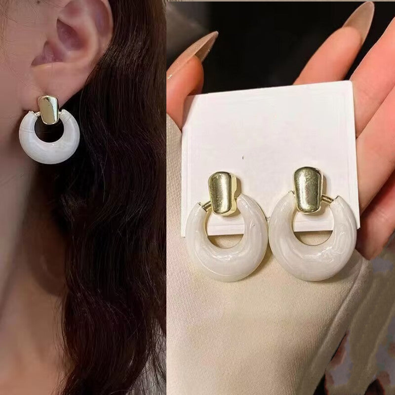 E13,925 Silver Needle Earrings D