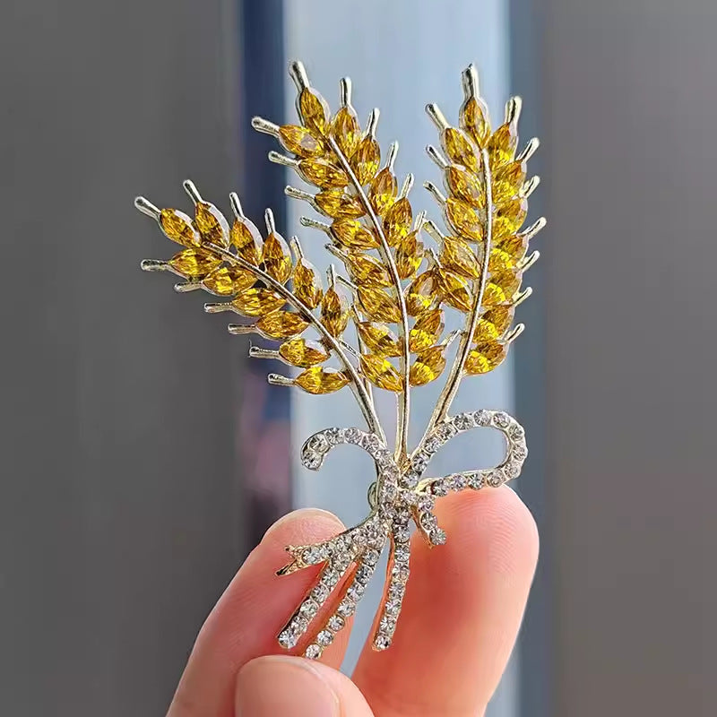 30-Type diamond-encrusted tulip, rose and other brooches