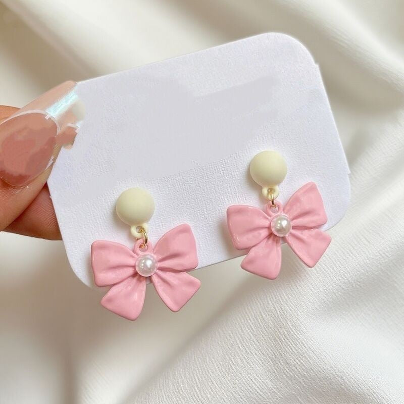 E15,925 Silver Needle Earrings  A