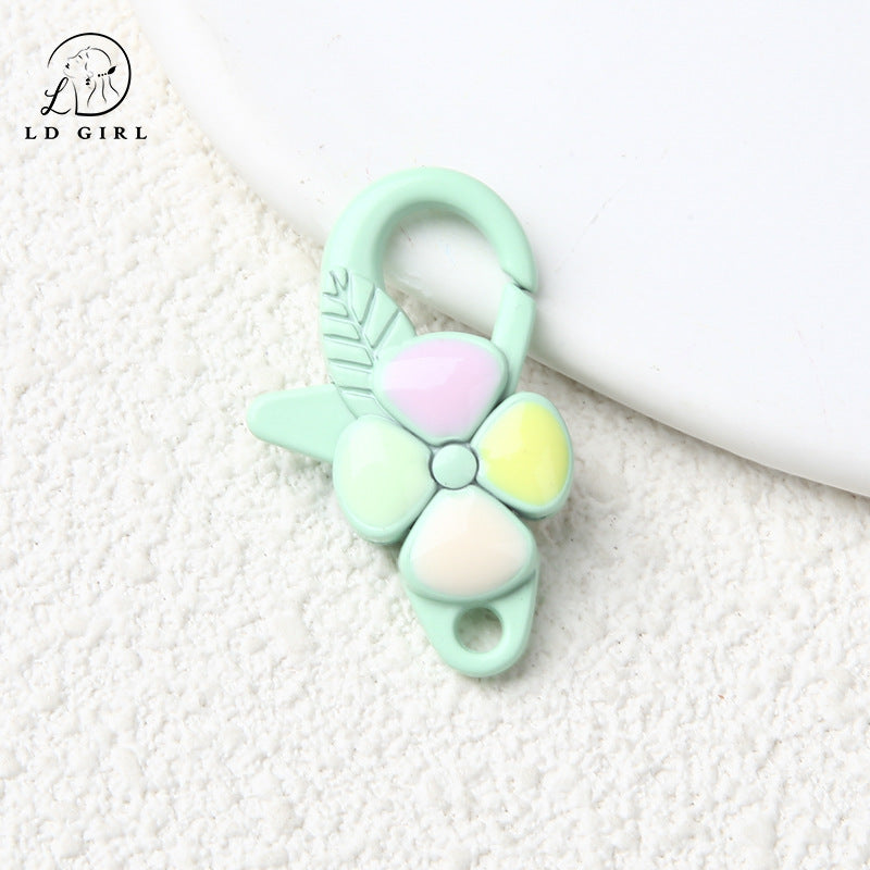 A Four-leaf clover spring buckle, hanging buckle, jewelry accessories, mobile phone chain, keychain