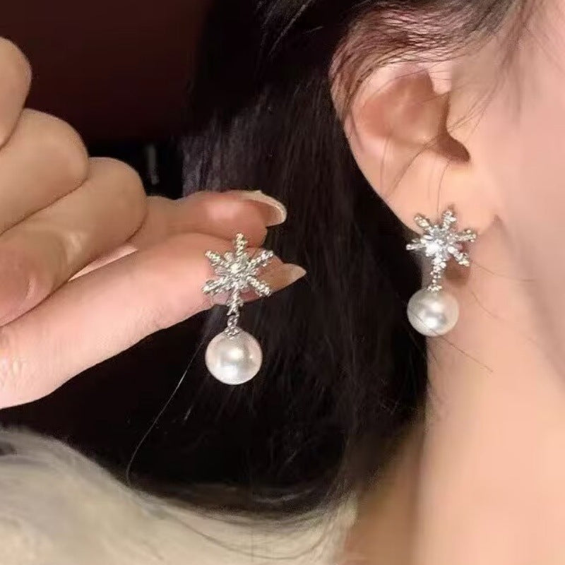 E12,925 Silver Needle Geometric Pearl Earrings G