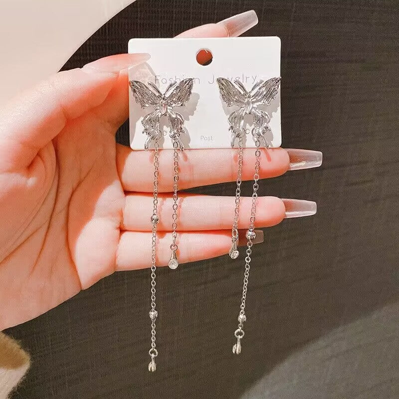 E15,925 Silver Needle Earrings  A