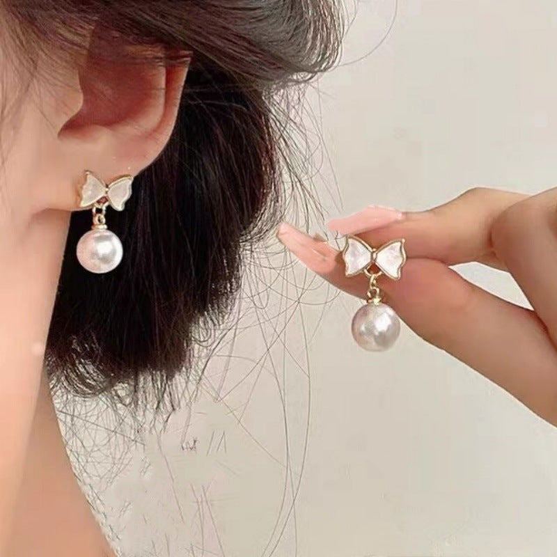 E13,925 Silver Needle Earrings D