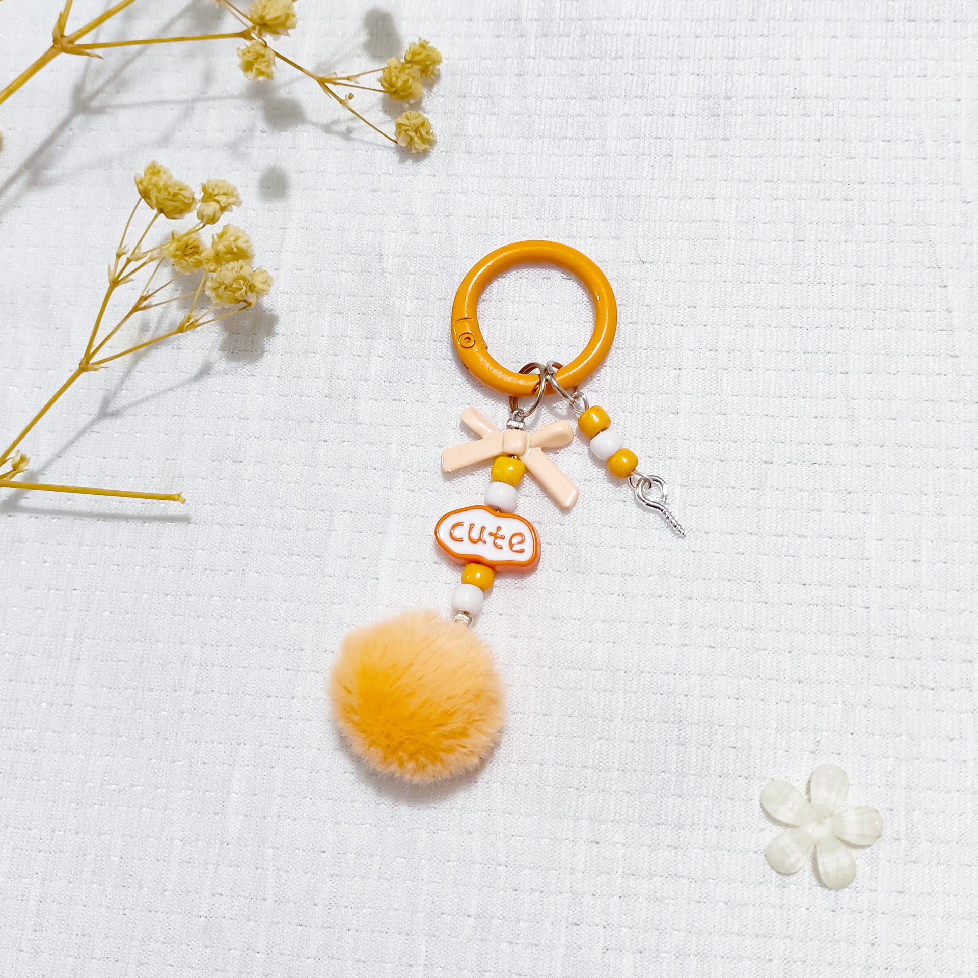Color hairball keychain, mobile phone chain, DIY bag pendant car keychain