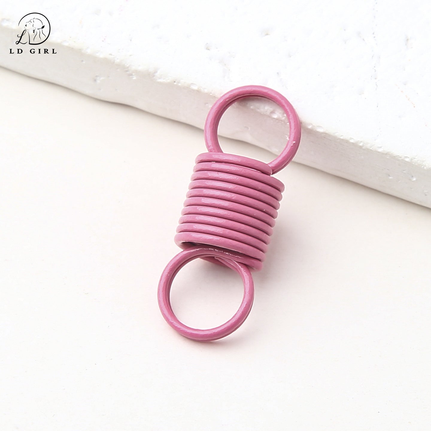 A tension spring connecting buckle, tension spring buckle, keychain pendant, spiral tension spring DIY jewelry accessories