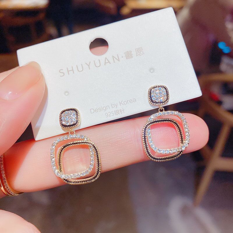 E15,925 Silver Needle Earrings  A