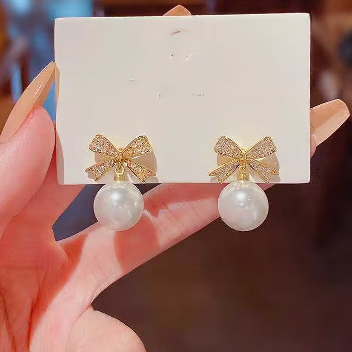 E13,925 Silver Needle Earrings D