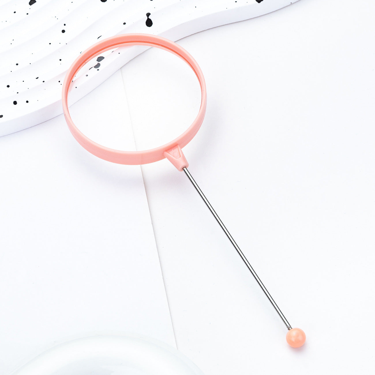 Reading hand-held magnifying glass, reading newspaper reader, expanding mirror creative DIY beaded magnifying glass