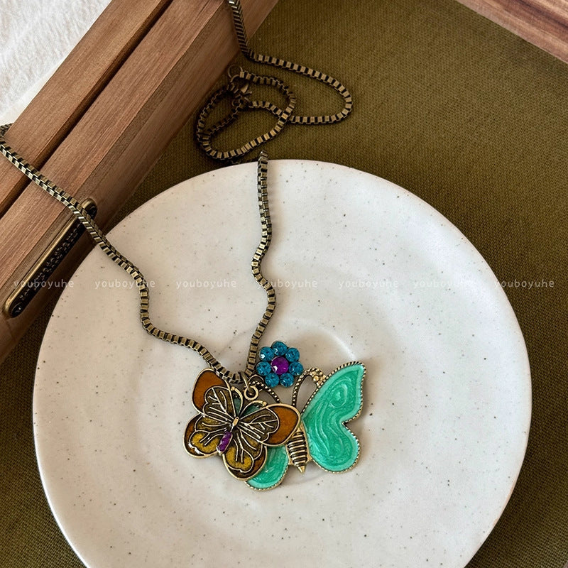 N1,Pendant necklace with long flowing chain