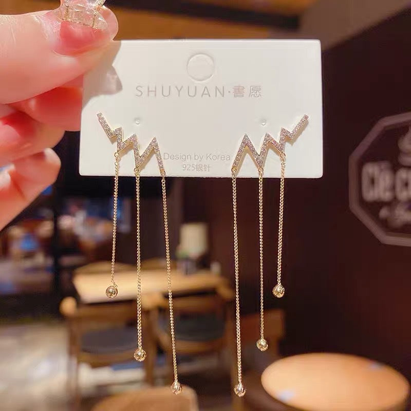 E14,925 Silver Needle Earrings B