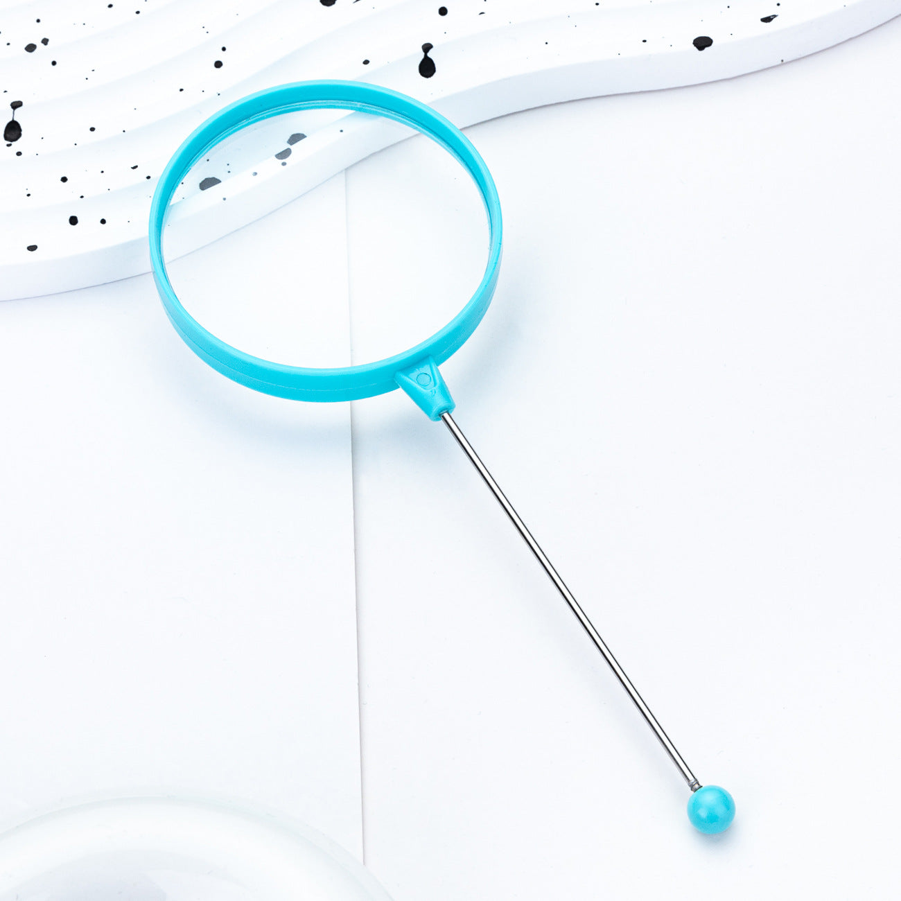 Reading hand-held magnifying glass, reading newspaper reader, expanding mirror creative DIY beaded magnifying glass