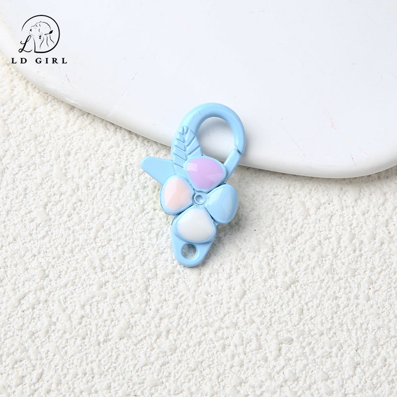 A Four-leaf clover spring buckle, hanging buckle, jewelry accessories, mobile phone chain, keychain