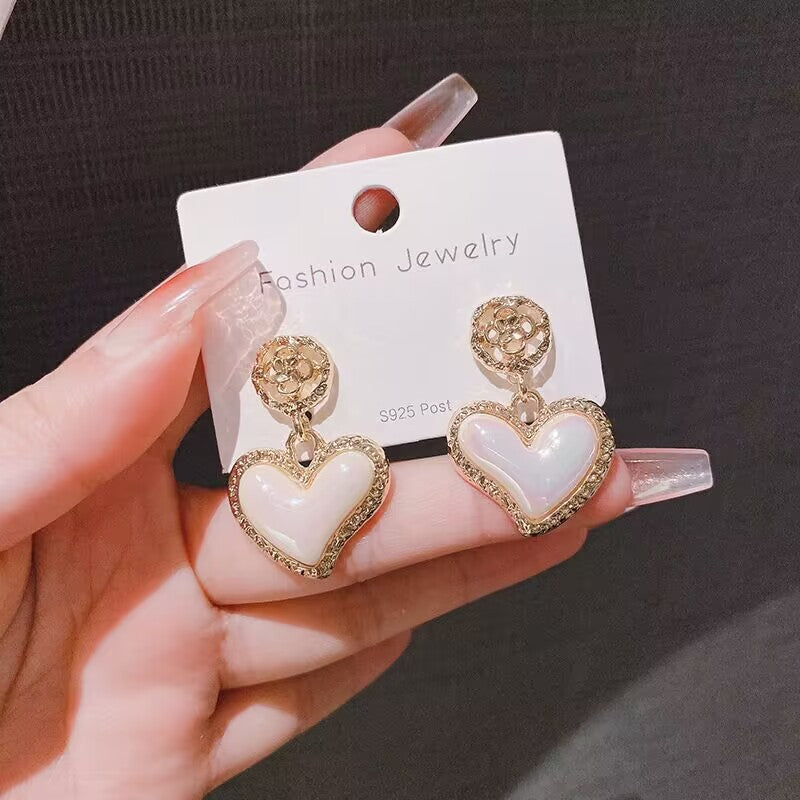 E13,925 Silver Needle Earrings D