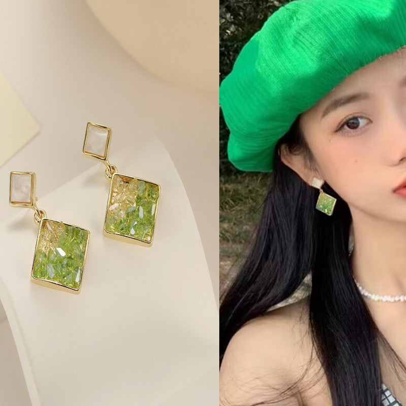 E13,925 Silver Needle Earrings D