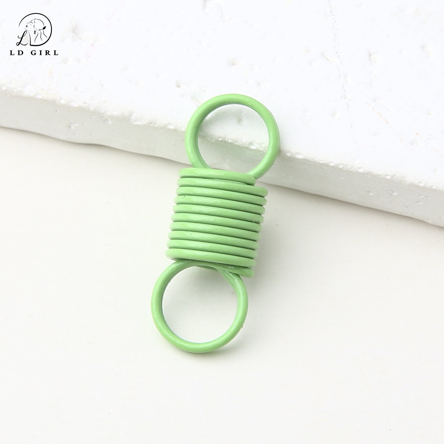 A tension spring connecting buckle, tension spring buckle, keychain pendant, spiral tension spring DIY jewelry accessories
