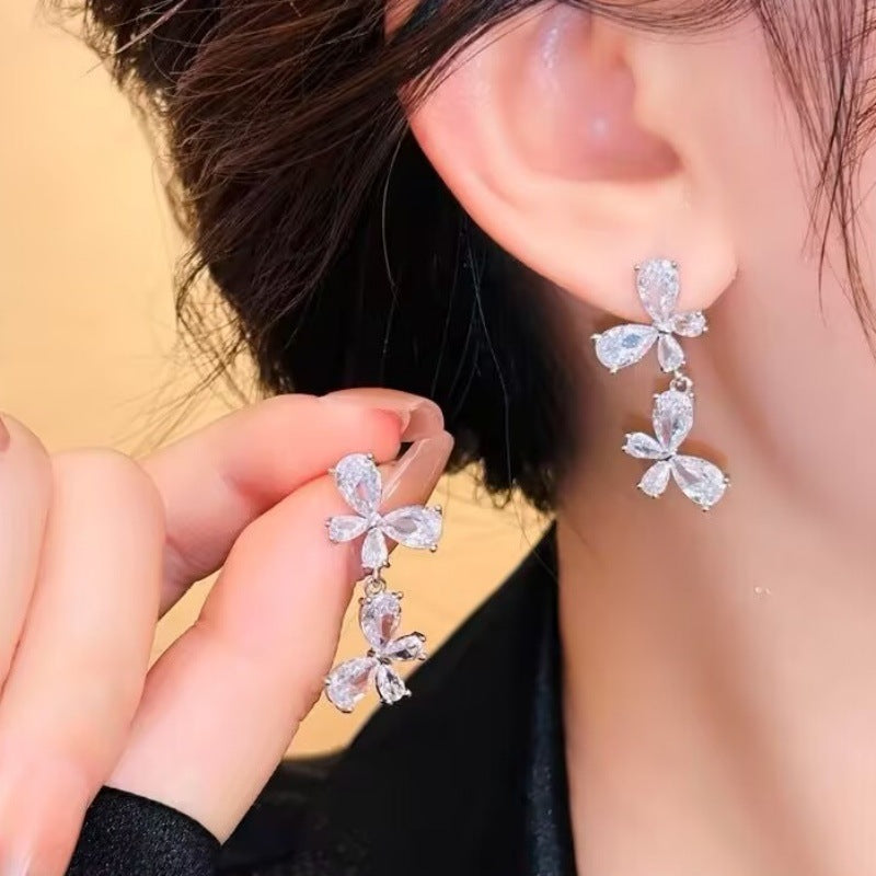 E15,925 Silver Needle Earrings  A