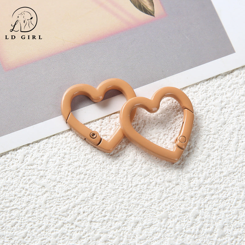 A heart-shaped spring chain, keychain