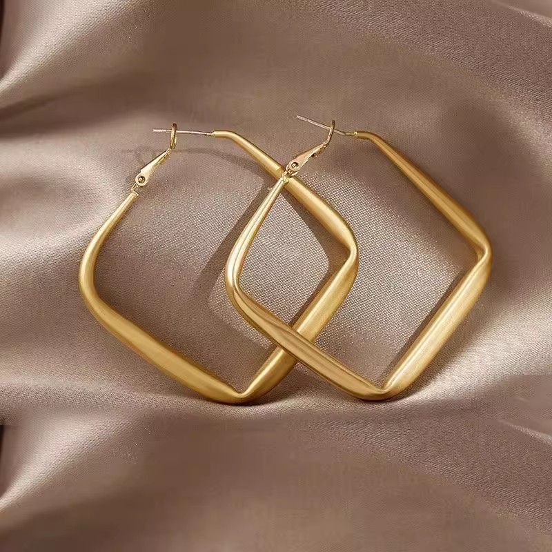 E10,Vintage Gold Versatile Earrings