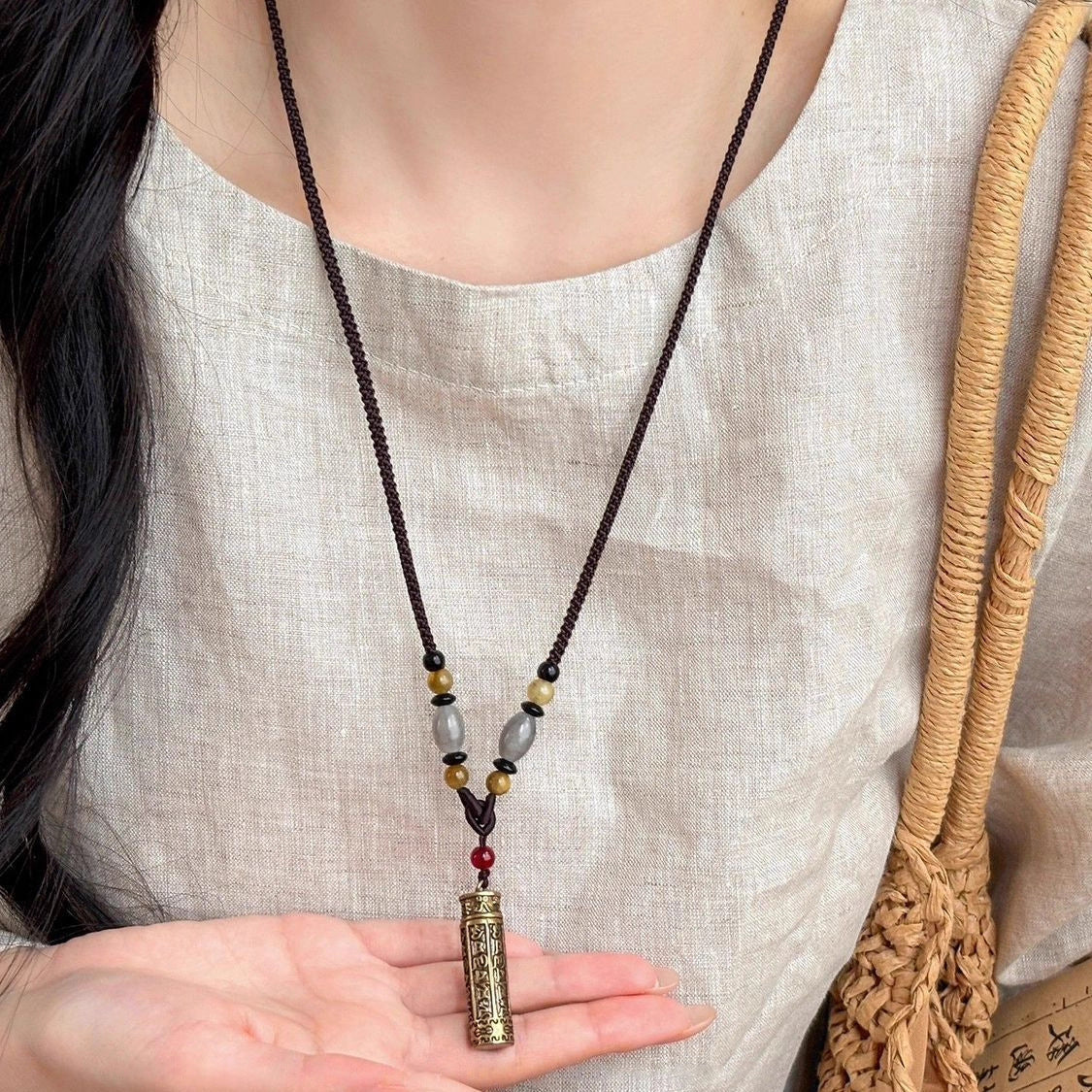 N1,Pendant necklace with long flowing chain