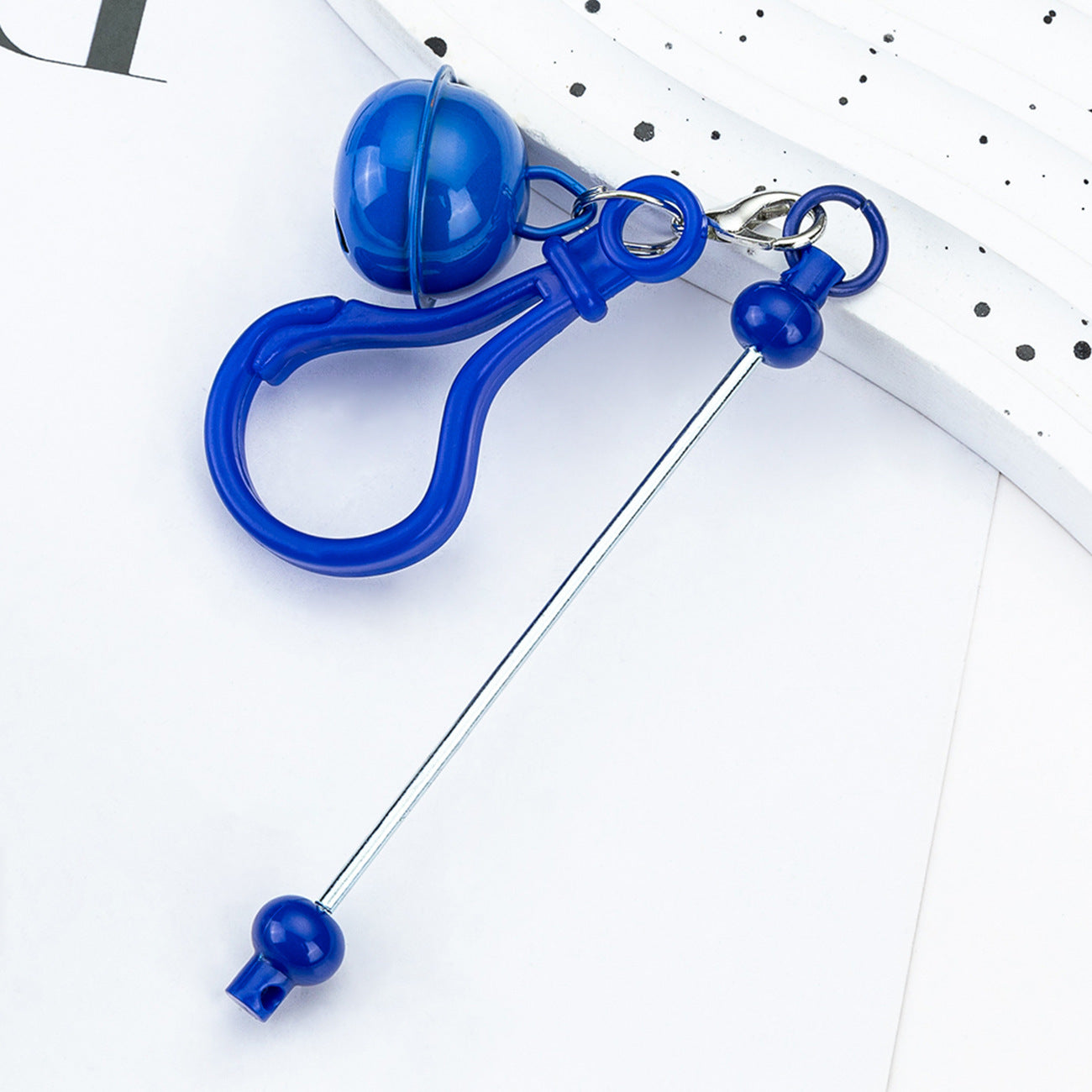 15-Color DIY bell keychain, handmade beaded color keychain, cute accessories, bag pendant, plastic keychain.