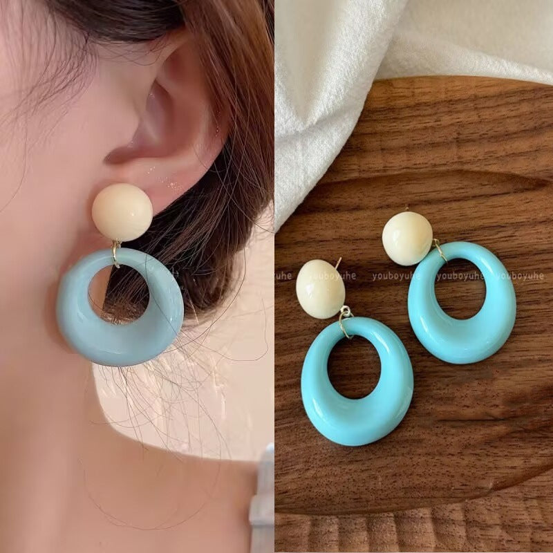 E15,925 Silver Needle Earrings  A