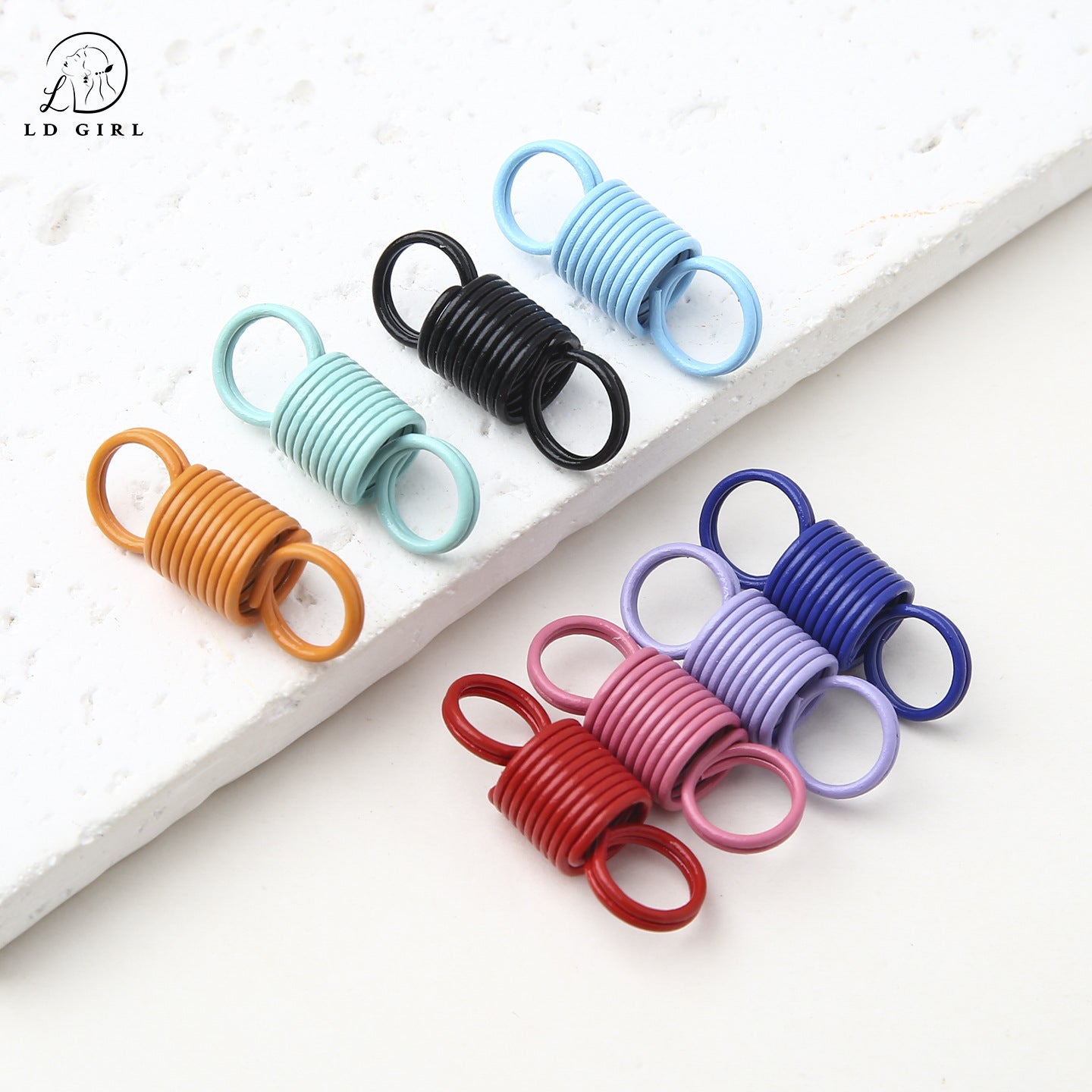 A tension spring connecting buckle, tension spring buckle, keychain pendant, spiral tension spring DIY jewelry accessories