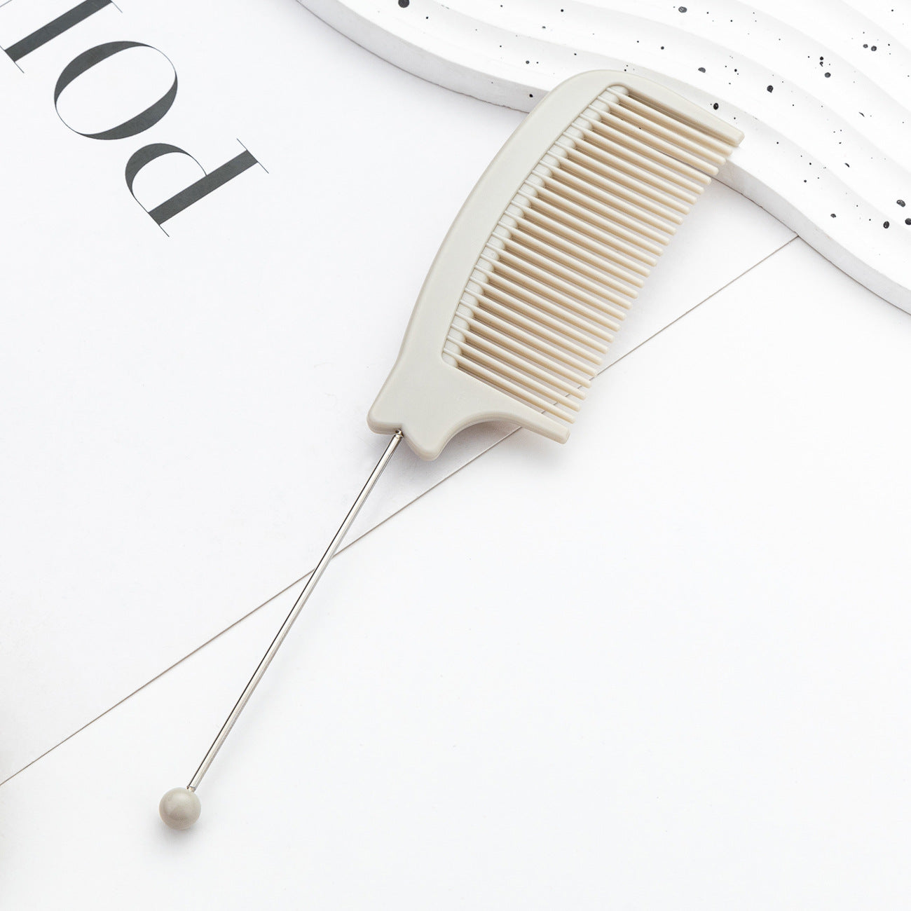 DIY multicolor beaded comb