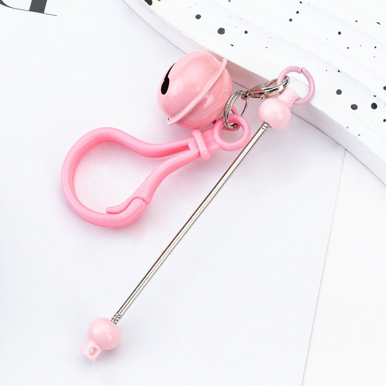 15-Color DIY bell keychain, handmade beaded color keychain, cute accessories, bag pendant, plastic keychain.