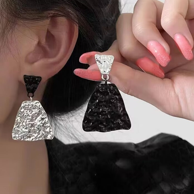 E13,925 Silver Needle Earrings D