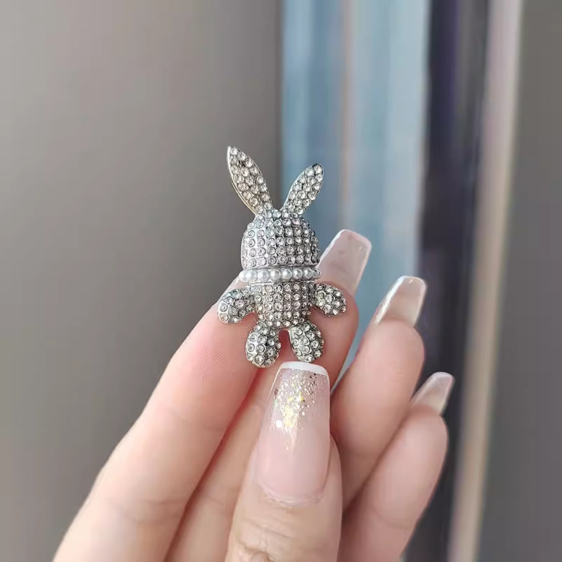 30-Type diamond-encrusted tulip, rose and other brooches