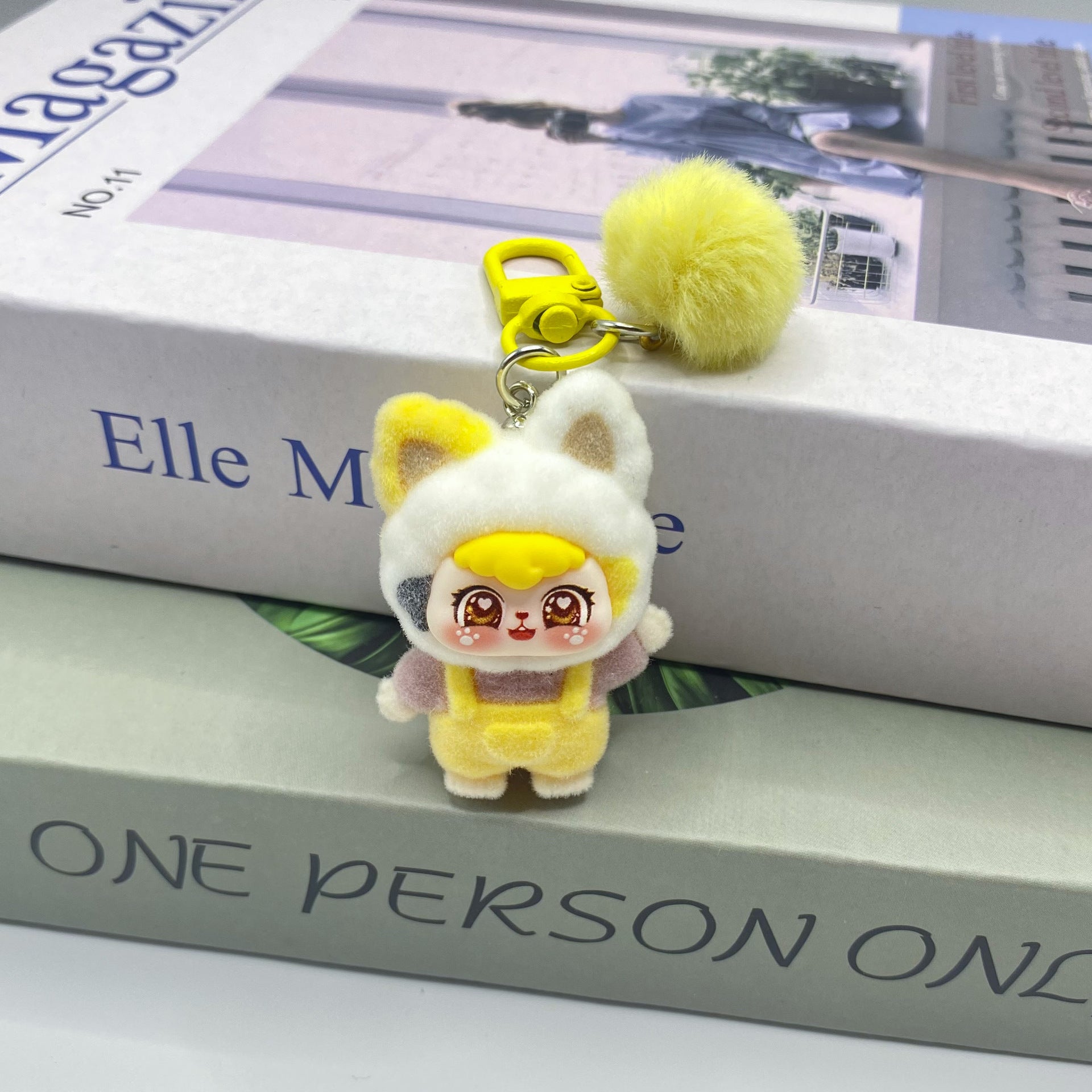 Flocking beckoning cat, pear, keychain pendant