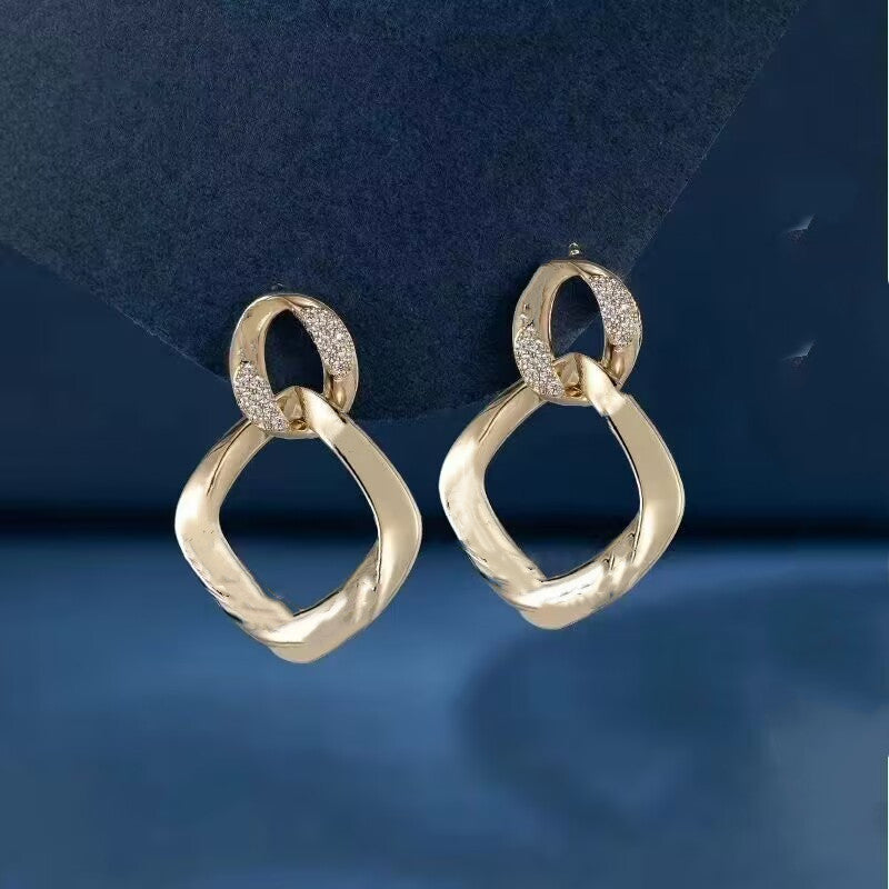 E12,925 Silver Needle Geometric Pearl Earrings G