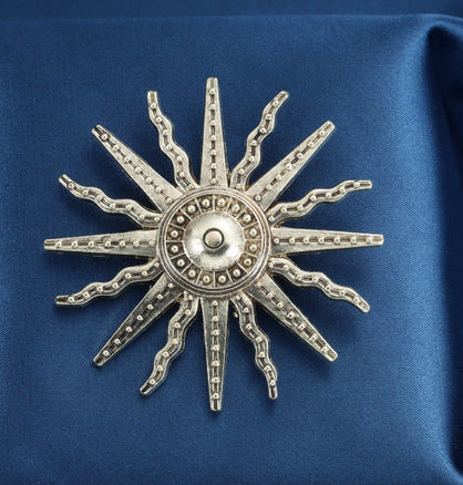 30-Type diamond-encrusted tulip, rose and other brooches