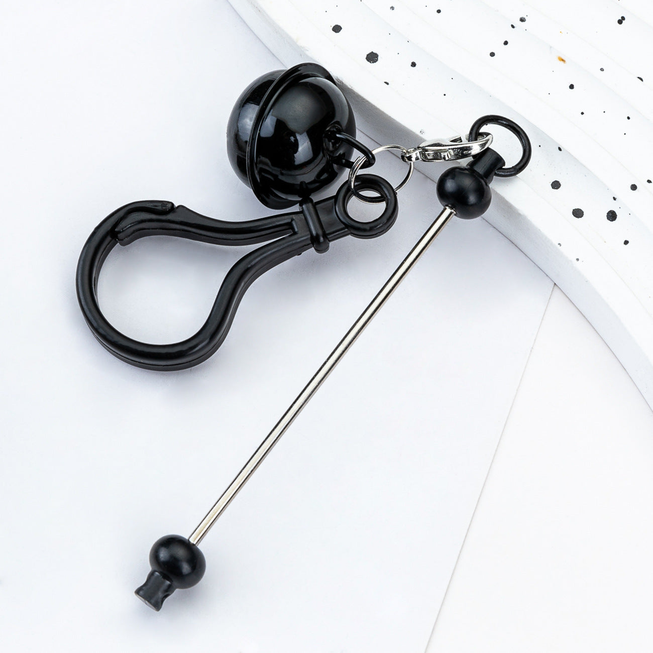 15-Color DIY bell keychain, handmade beaded color keychain, cute accessories, bag pendant, plastic keychain.