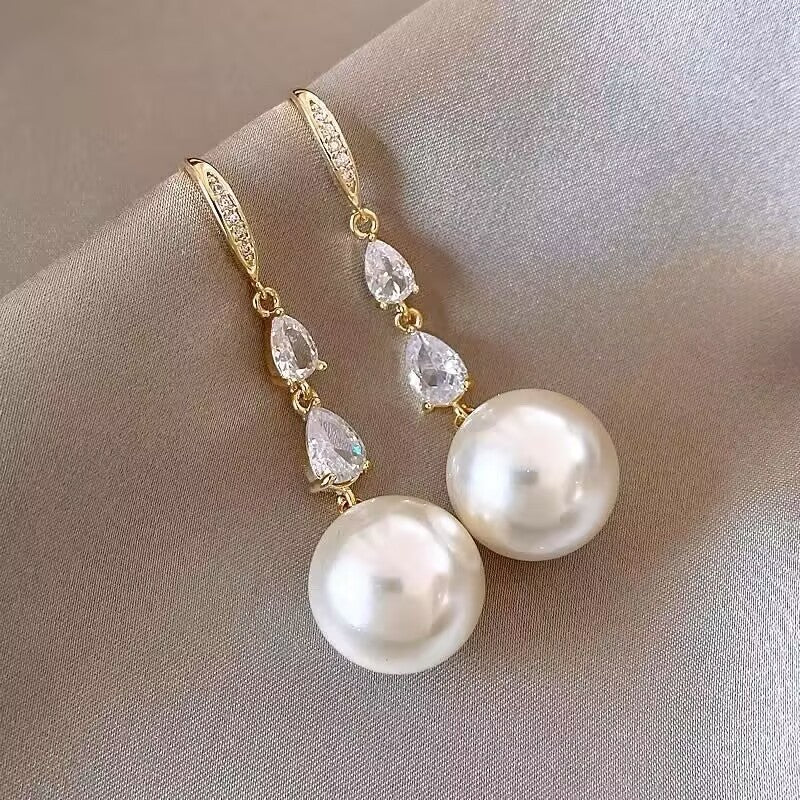 E12,925 Silver Needle Geometric Pearl Earrings G