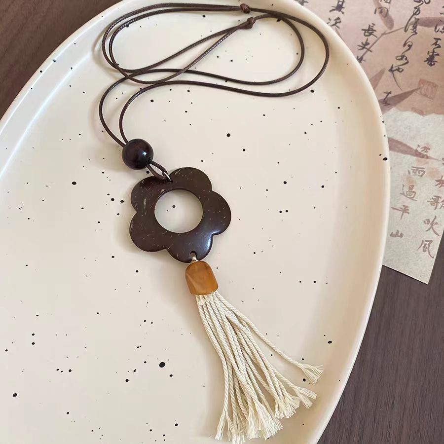 N1,Pendant necklace with long flowing chain
