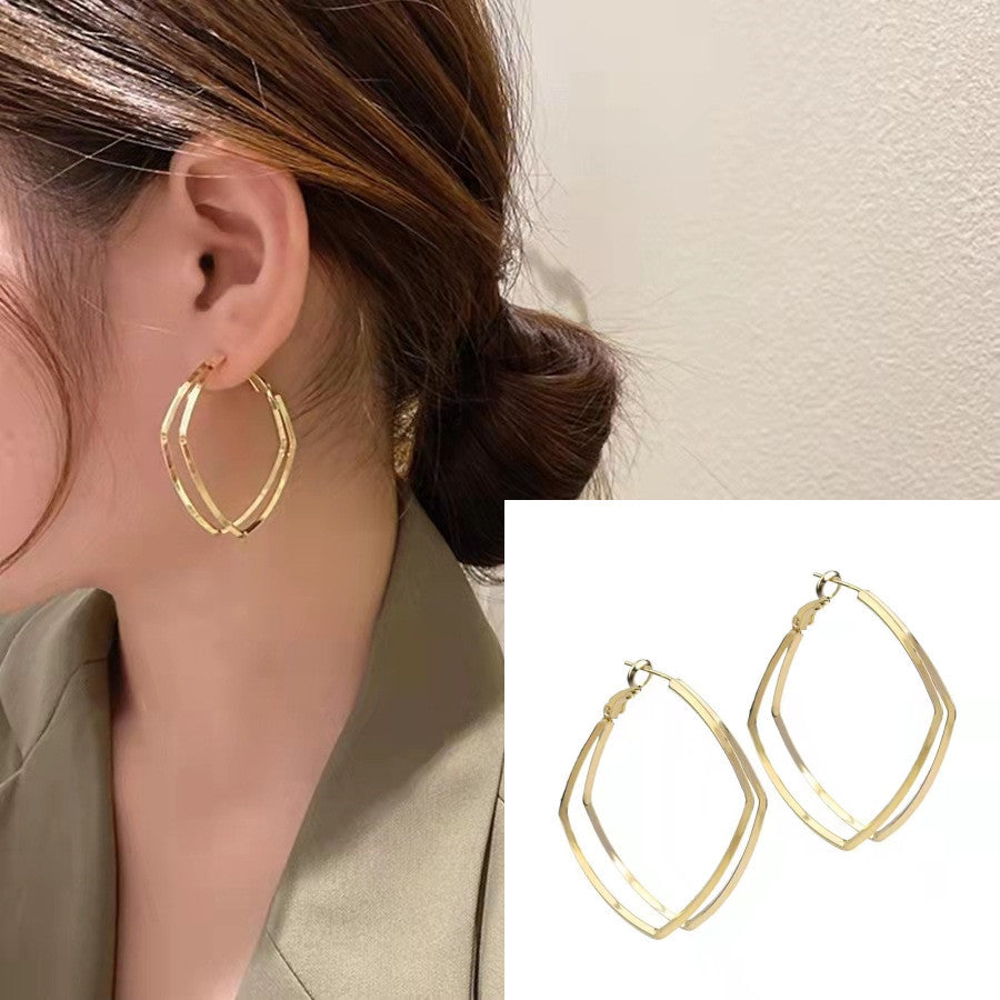 E14,925 Silver Needle Earrings B