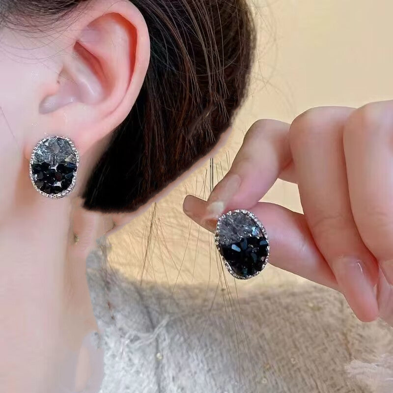 E13,925 Silver Needle Earrings D