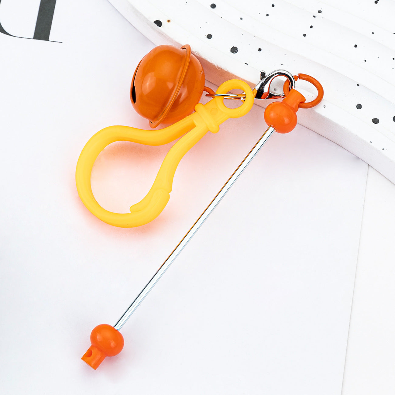 15-Color DIY bell keychain, handmade beaded color keychain, cute accessories, bag pendant, plastic keychain.